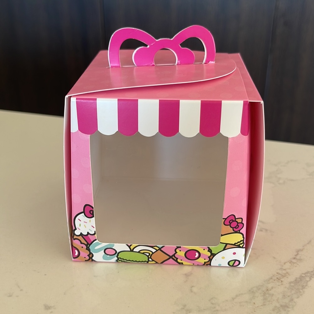 Hello Kitty Cafe Bundle - Picture 10 of 12
